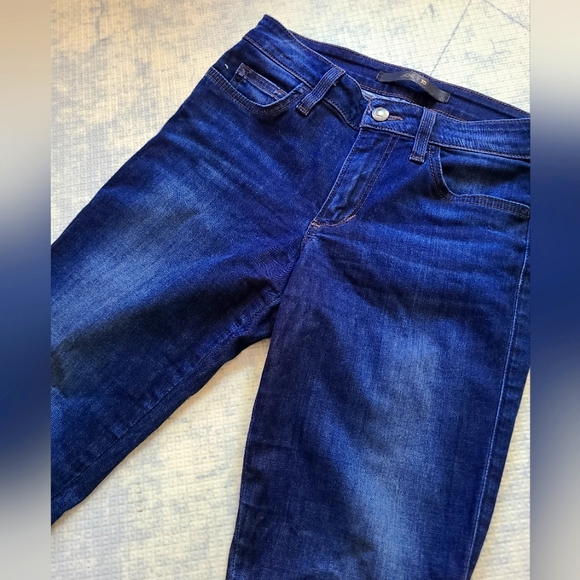 Joe's jeans dark blue wash skinny jeans - curvy skinny fit. Size 26 - Picture 2 of 2